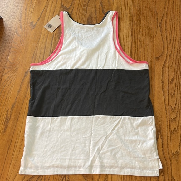 Levi’s Tank Top - Picture 2 of 5